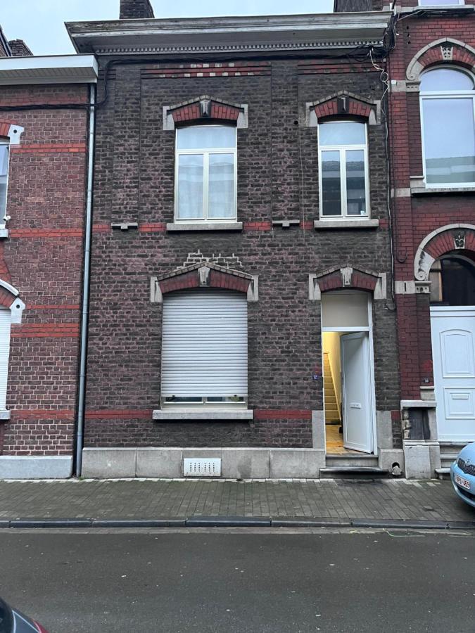 Grande Maison Avec Plusieurs Chambres A Louer เลียจ ภายนอก รูปภาพ