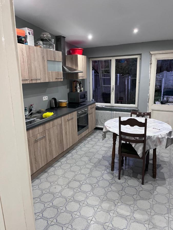 Grande Maison Avec Plusieurs Chambres A Louer เลียจ ภายนอก รูปภาพ