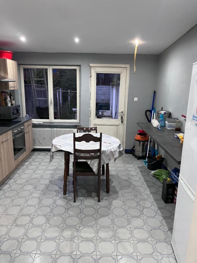 Grande Maison Avec Plusieurs Chambres A Louer เลียจ ภายนอก รูปภาพ