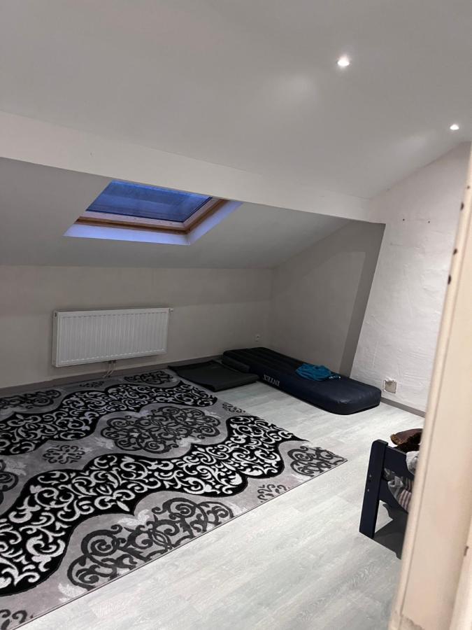 Grande Maison Avec Plusieurs Chambres A Louer เลียจ ภายนอก รูปภาพ